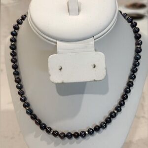 Danbury Mint Elegant Black Pearl Necklace